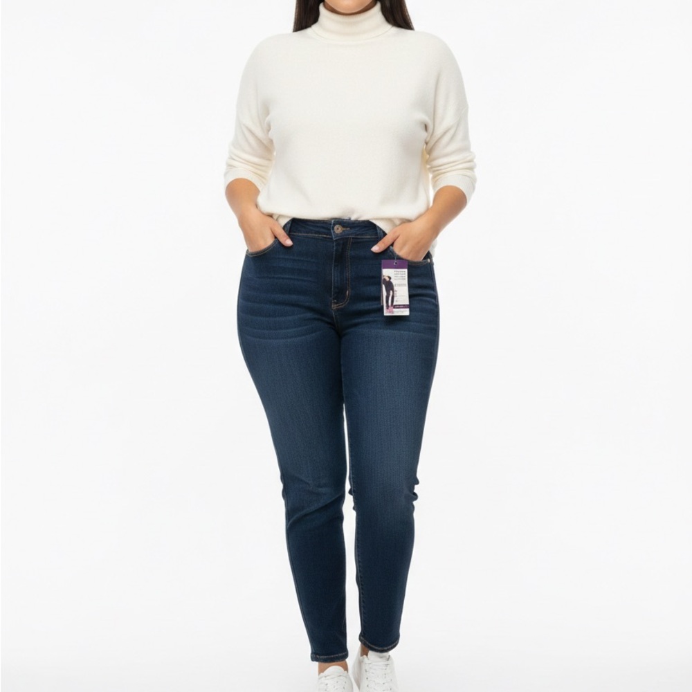 SIGNATURE LEVI STRAUSS GOLD Women’s Dark Blue Jeans. Size 26 L
